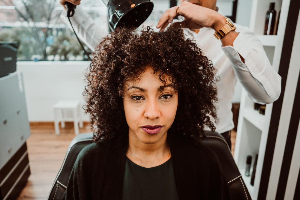 Coiffeur cheveux bouclés au Centre ville de Bayonne Coiffeur cheveux bouclés au Centre ville de Bayonne